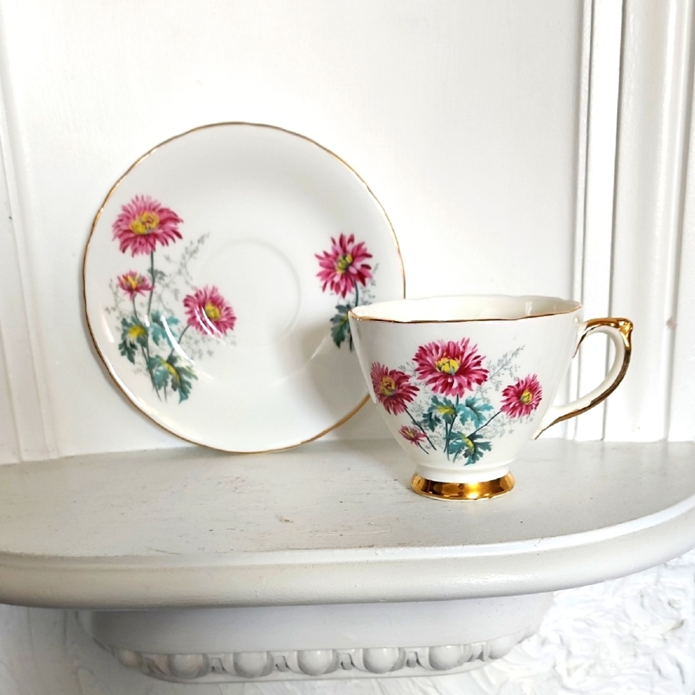 DELPHINE Bone China England Purple Floral Pattern Gold Gilt Cup & Saucer Set